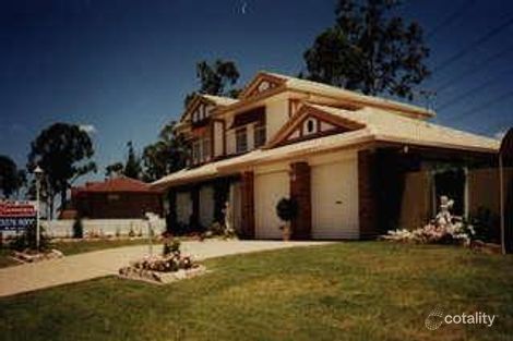 Property photo of 18 Leopard Tree Crescent Sinnamon Park QLD 4073