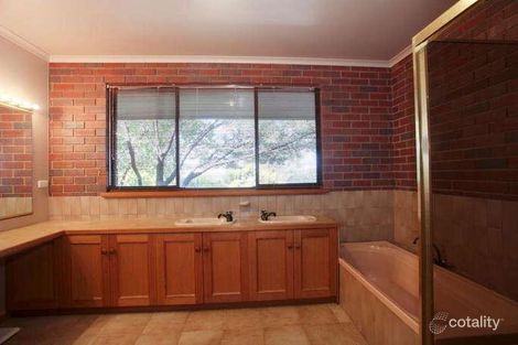 Property photo of 10 Battunga Court Strathfieldsaye VIC 3551