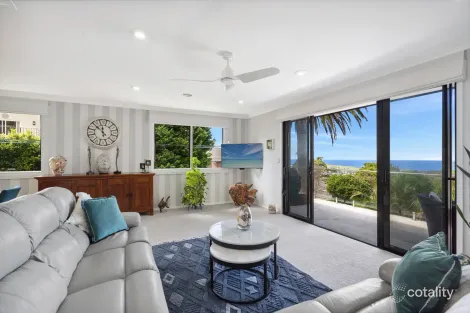 Property photo of 8 Edgecliffe Boulevard Collaroy Plateau NSW 2097