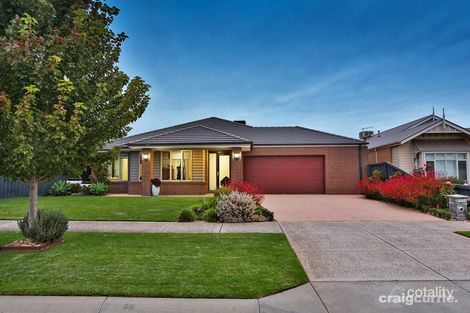 Property photo of 25 Cassowary Avenue Pakenham VIC 3810