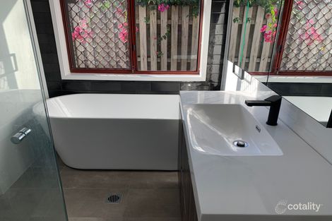 Property photo of 16 Oasis Crescent Elanora QLD 4221