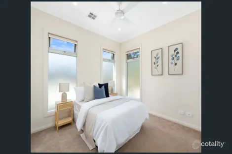 Property photo of 2/11 Attenborough Square Wantirna VIC 3152