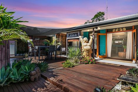 677 Boat Harbour Dr, Urangan, QLD 4655