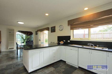 Property photo of 10 Pamela Court Narre Warren VIC 3805