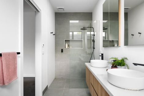 Property photo of 21 Woodlands Grove Frankston VIC 3199