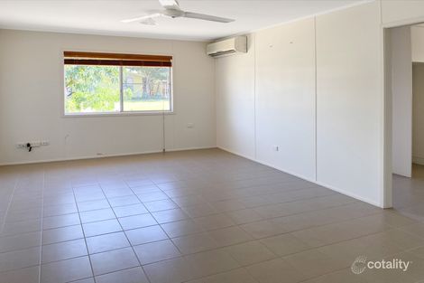 Property photo of 31 Hannah Crescent Dysart QLD 4745