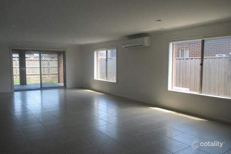 Property photo of 11 Glenelg Street Clyde North VIC 3978