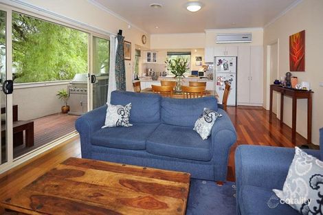 Property photo of 17 The Lairidge Kensington VIC 3031