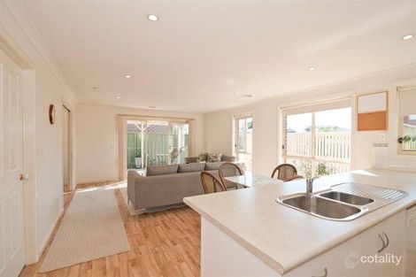 Property photo of 22 Ayrvale Avenue Lake Gardens VIC 3355