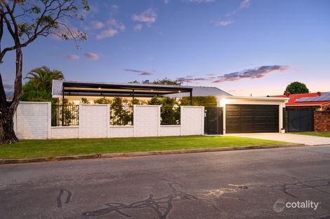 Property photo of 32 Collins Crescent Benowa QLD 4217
