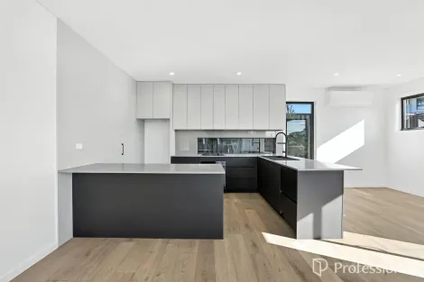 Property photo of 8 Felling Street Box Hill NSW 2765