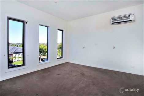 Property photo of 28 Maddingley Road Attwood VIC 3049