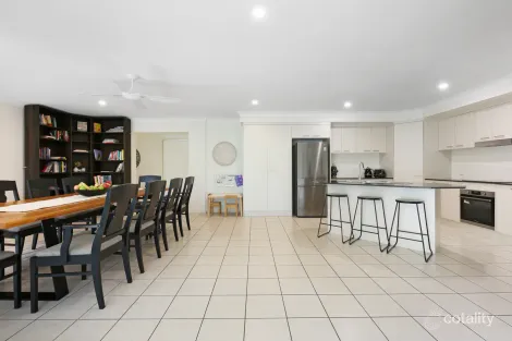 Property photo of 6 Dore Court Bonogin QLD 4213