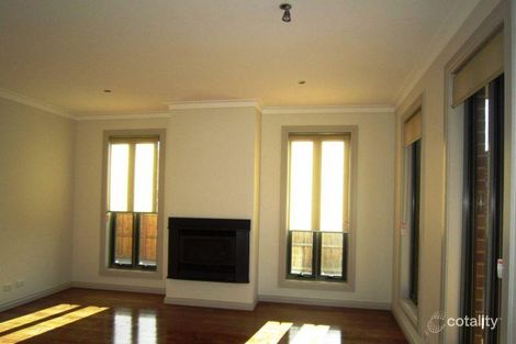 Property photo of 2/4 Loraine Avenue Box Hill North VIC 3129