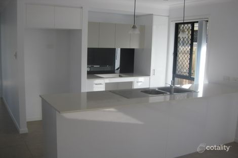 Property photo of 52 Sovereign Drive Deebing Heights QLD 4306