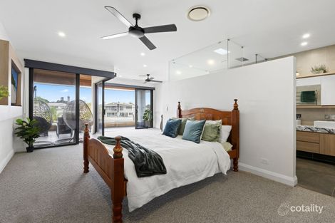 Property photo of 7 Conifer Crescent Broadbeach Waters QLD 4218