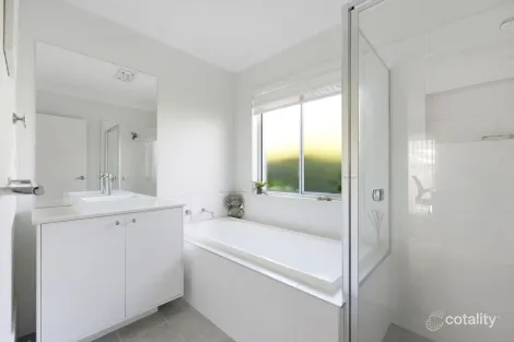 Property photo of 59 Challoner Rise Renwick NSW 2575