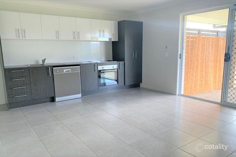 Property photo of 2/66 Waterfront Drive Karalee QLD 4306
