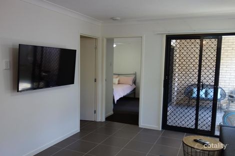 Property photo of 2/11 Milbrook Crescent Pimpama QLD 4209
