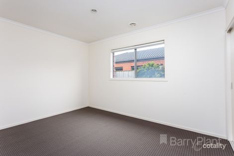 Property photo of 21 Maddock Street Point Cook VIC 3030