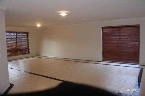Property photo of 34 Crossdale Green Craigieburn VIC 3064