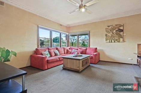 Property photo of 2 Service Road North Moe VIC 3825