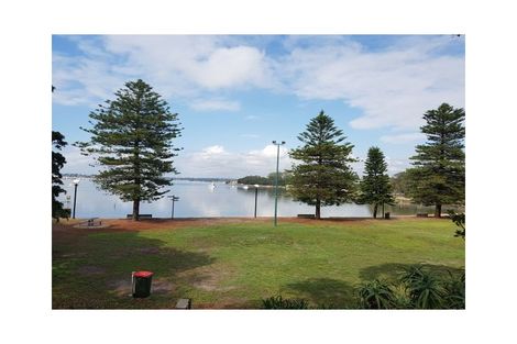Property photo of 25 Gnarbo Avenue Carss Park NSW 2221