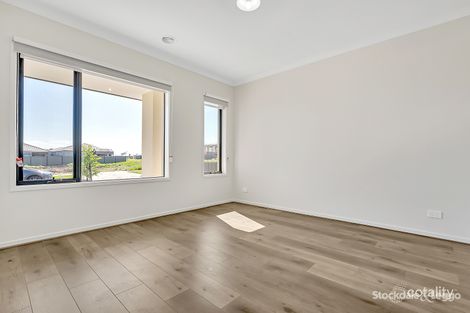 Property photo of 17 Boardwalk Rise Craigieburn VIC 3064