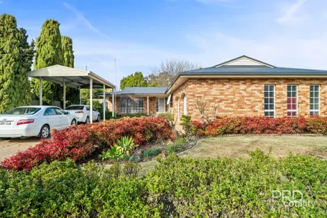 27 Myall Cres, Lake Albert, NSW 2650
