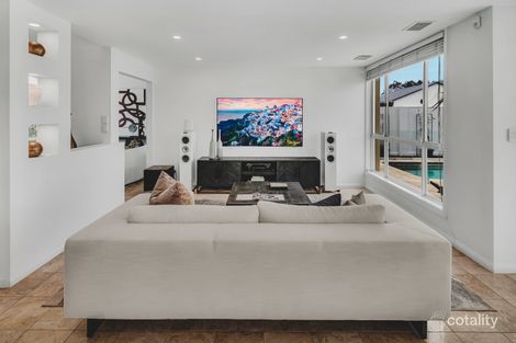 Property photo of 4 Meadowview Drive Carrara QLD 4211