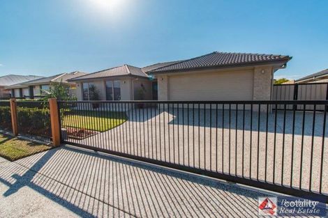 Property photo of 26 Adam Street Beachmere QLD 4510