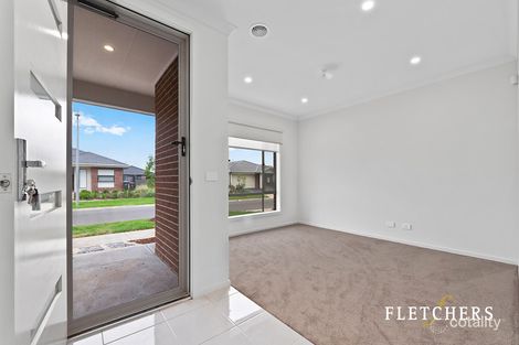 Property photo of 8 Rathdowne Road Werribee VIC 3030