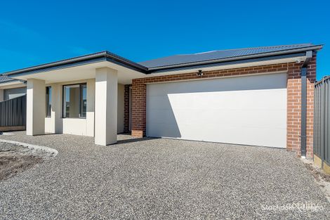 Property photo of 17 Boardwalk Rise Craigieburn VIC 3064