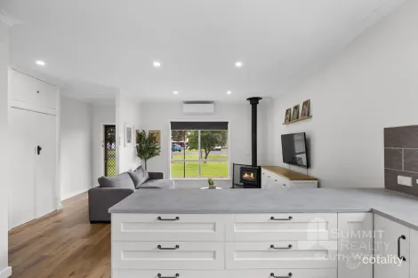 Property photo of 13 Hackett Road Harvey WA 6220