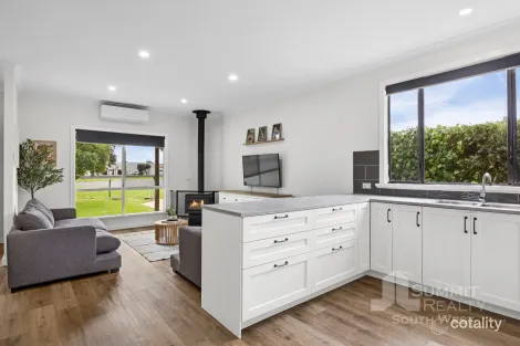 Property photo of 13 Hackett Road Harvey WA 6220