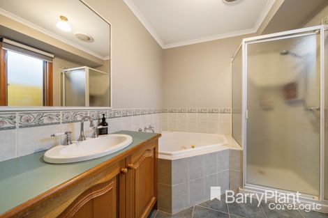 Property photo of 28 Ashton Crescent Hoppers Crossing VIC 3029