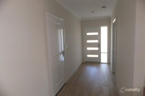 Property photo of 20 Stanbroke Turn Carramar WA 6031