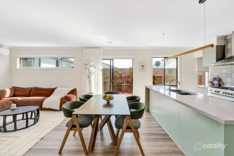 6 Arya Rd, Charlemont, VIC 3217