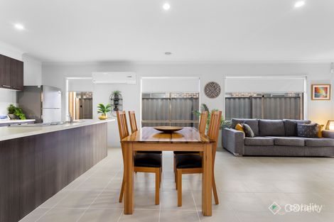 Property photo of 11 Featherpark Way Craigieburn VIC 3064
