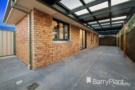 Property photo of 3/102-104 Fox Street St Albans VIC 3021