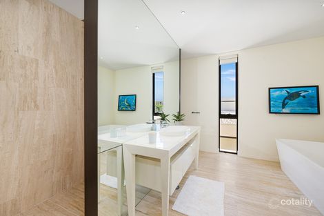 Property photo of 20 The Boulevarde Benowa QLD 4217