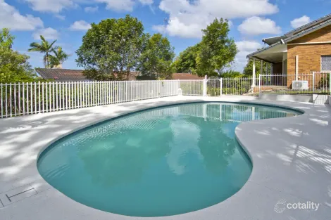 17 Riverstone Rd, Helensvale, QLD 4212