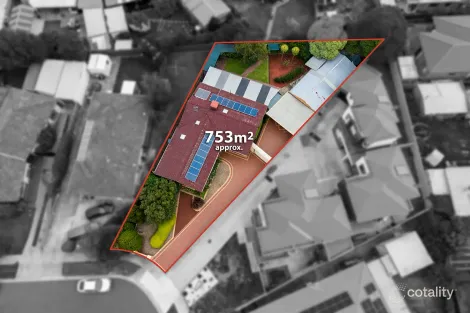 Property photo of 27 Christopher Crescent Tullamarine VIC 3043