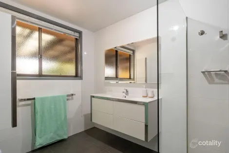 Property photo of 27 Christopher Crescent Tullamarine VIC 3043