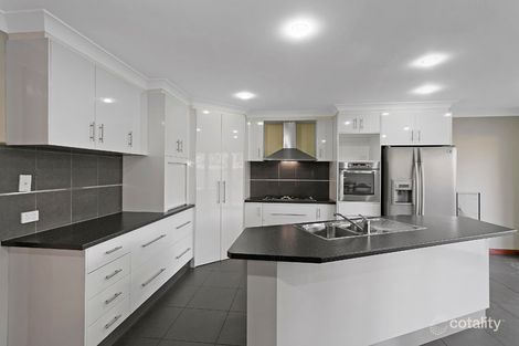 Property photo of 17 Mangana Drive Mulgrave VIC 3170