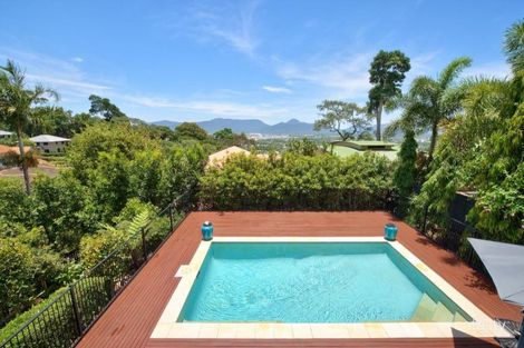 Property photo of 2 Oceanview Place Mooroobool QLD 4870