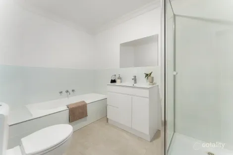 Property photo of 91 Ravenhill Boulevard Roxburgh Park VIC 3064