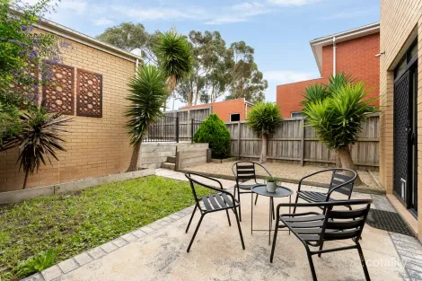Property photo of 91 Ravenhill Boulevard Roxburgh Park VIC 3064