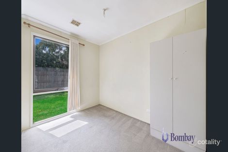 Property photo of 1/76 Gillingham Crescent Craigieburn VIC 3064