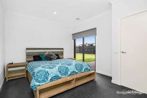 Property photo of 22 Diamond Drive Koo Wee Rup VIC 3981